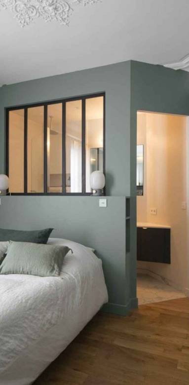 Verrière dans une chambre