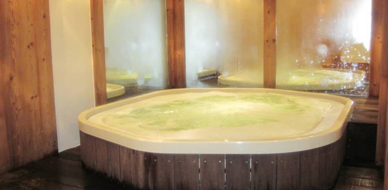 Et si on remplaçait la baignoire par un jacuzzi ?