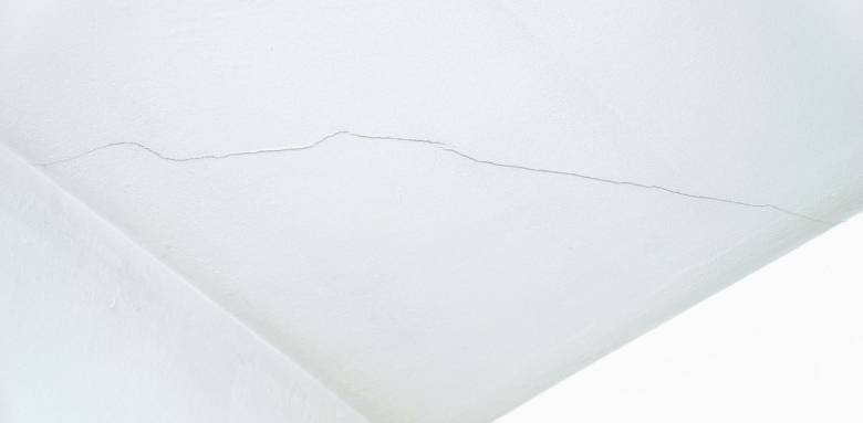 Fissure au plafond