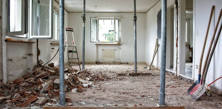 Les étapes de démolition d’une maison : conseils et processus à suivre