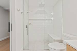 Solutions pour agrandir visuellement une salle de bain 