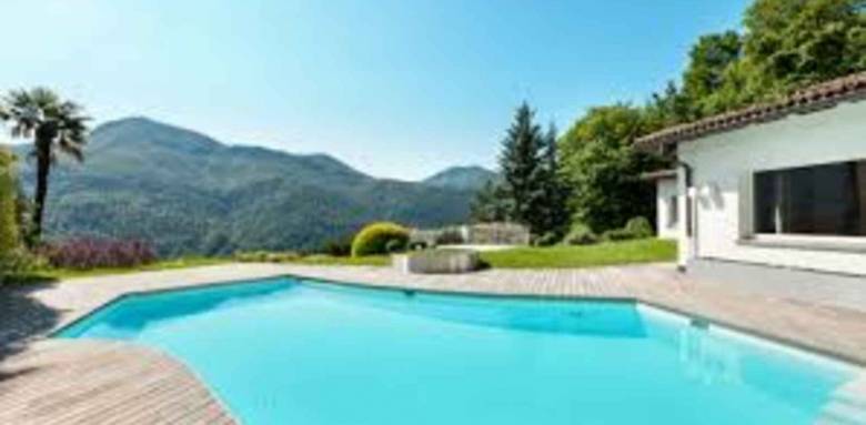 Piscine avec liner en bois