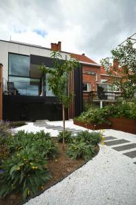 Allée de jardin et espace paysager