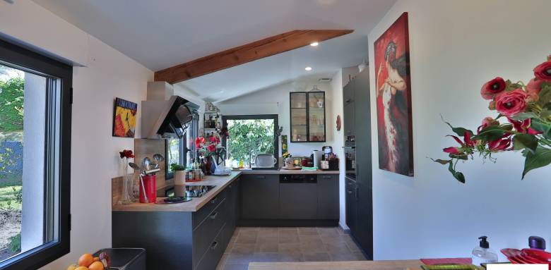 Aménagement d'une cuisine après rénovation et redistribution de l'espace