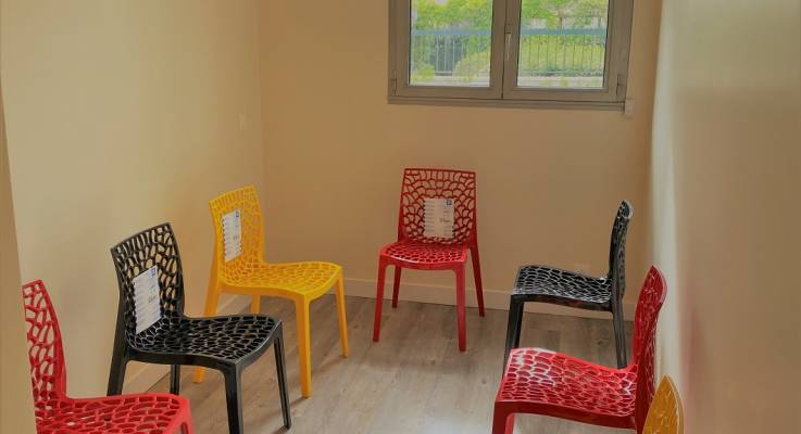 Ancienne cuisine transformée en salle d'attente (Brunoy 91800)