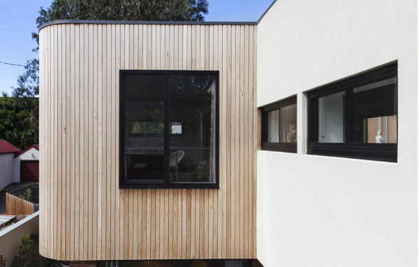 Quel revêtement en bois extérieur choisir pour sa façade maison ?