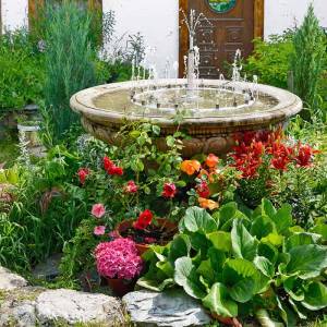 fontaine de jardin centrale en pierre