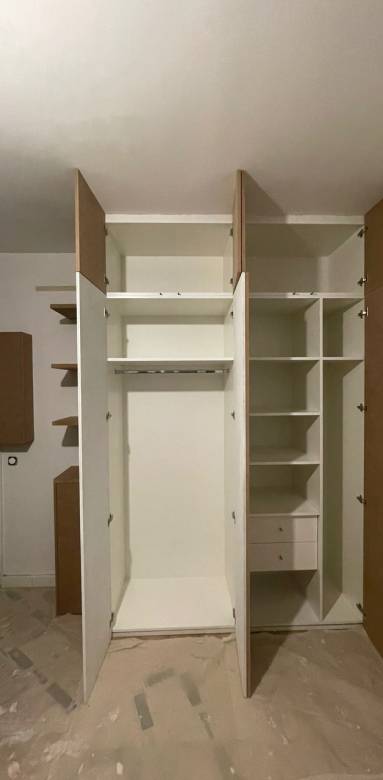 création de placards sur-mesure - ouvert