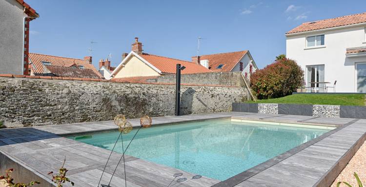 Piscine semi-enterrée - Bouc-Bel-Air 13