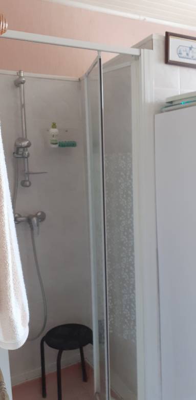 Mise en place siège et barres de maintien douche PMR - Cergy-Pontoise - 