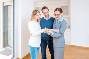 Courteir en travaux et agent immobilier