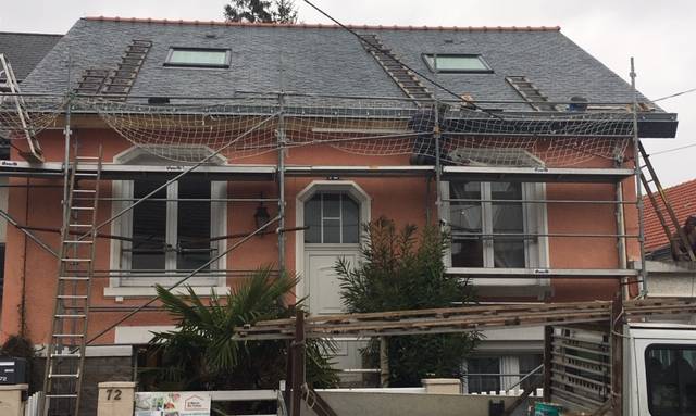 Rénovation de toiture en ardoise avec ajout de Velux et isolation thermique par l'extérieur (ITE) via le procédé Sarking - Nantes 44