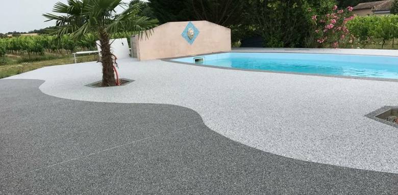 Revêtement autour de la piscine