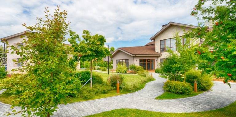 Allée d'entrée de maison en pavés en béton - Bouc-Bel-Air 13
