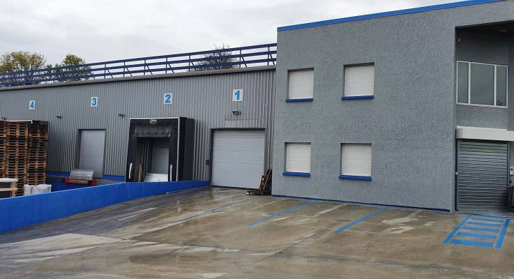 Façade de locaux professionnels après travaux de rénovation extérieure - Brie-Comte-Robert 77170