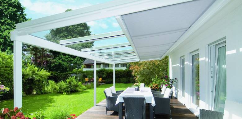 toit terrasse en verre avec volets roulants