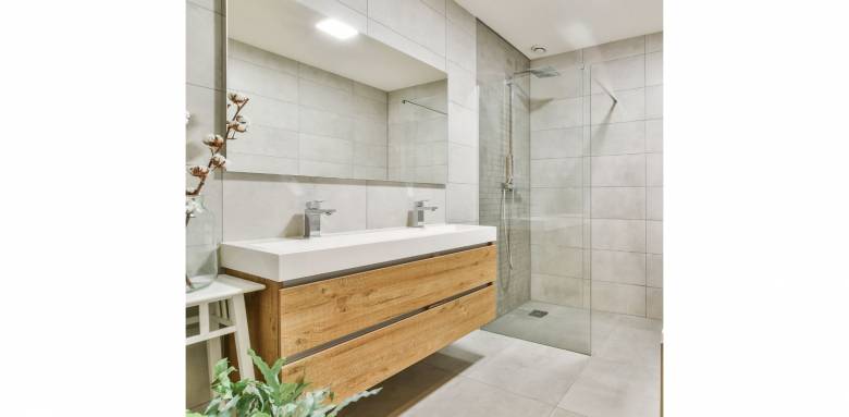 Rénovation complète d'une salle de bain dans une maison nouvellement acquise : enjeux, solutions et accompagnement - Saint-Jean-d'Elle 50810