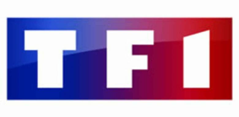 Marc Emmanuel et Christophe Marville (votre courtier), lors de remise des clés, lors de l'émission tous ensemble 