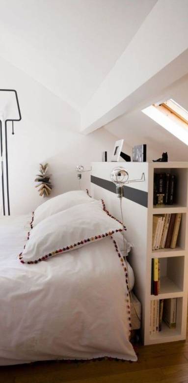 Aménager une chambre mansardée avec lit central - Rochefort 17