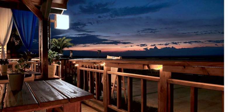 Envie de prendre de la hauteur avec une terrasse sur pilotis 