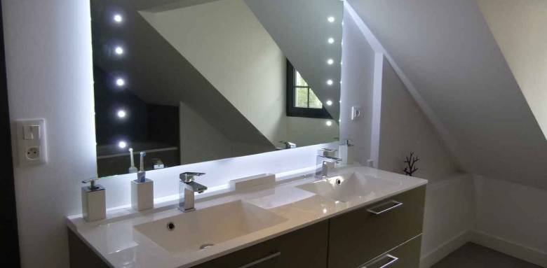 Salle de bain ultra connectée