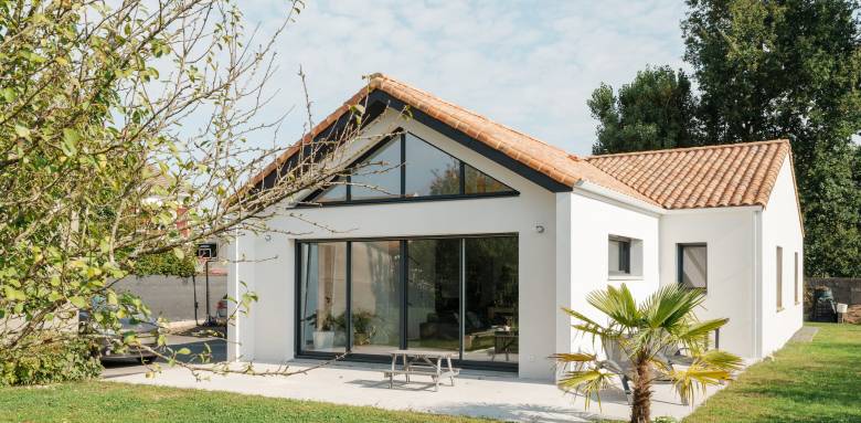 Extension de maison  comment créer une vraie pièce de vie ouverte sur le jardin