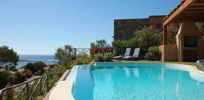 Construire une piscine dans son jardin à Deauville