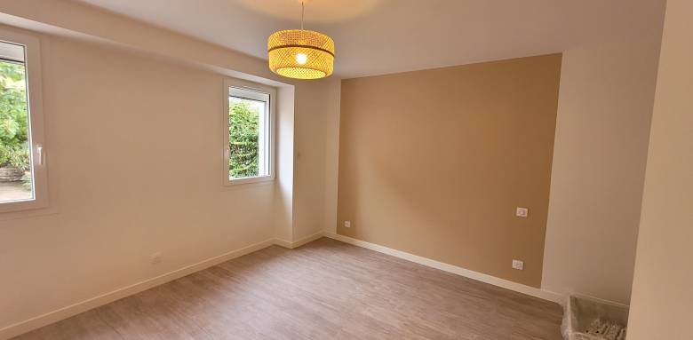 La chambre et ses deux fenêtres