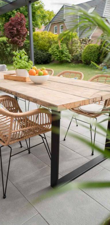 Installer une terrasse en pierre dans son jardin à Vertou