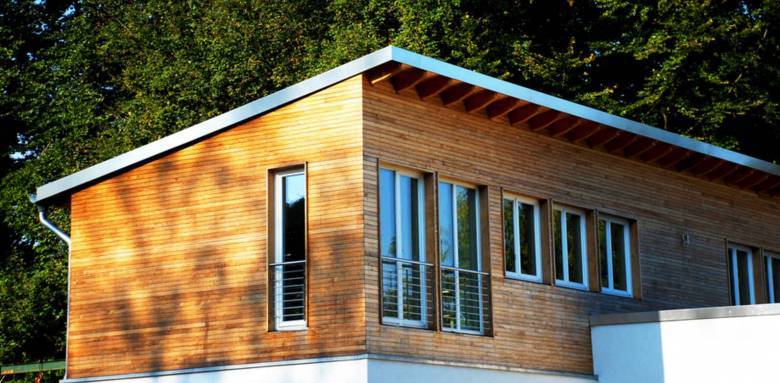 La surélévation et le rehaussement de maison permettent d'agrandir la surface habitable.