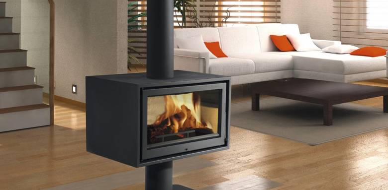 Poêle à bûches central