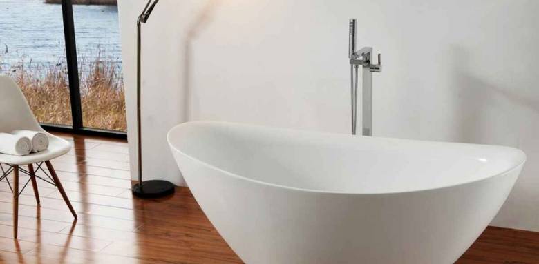 Baignoire acrylique autoportante