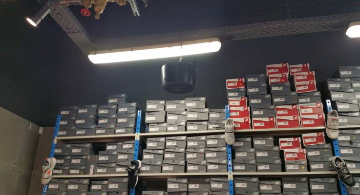 Stock d'un magasin de chaussures