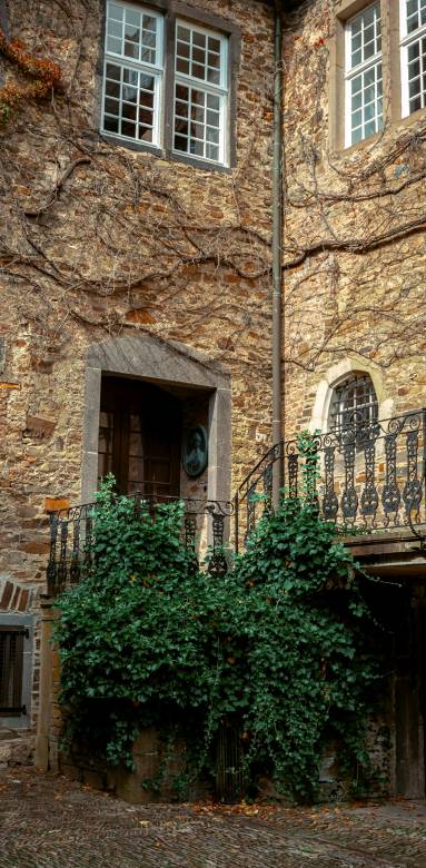  une façade de maison qui invite au style old money - Gambaiseuil