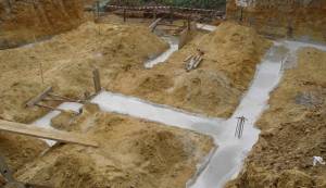 Travaux d'étanchéité lors des fondations d'une maison - Bouc-Bel-Air (13)