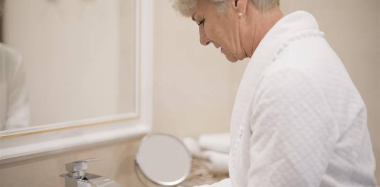 salle de bain PMR, accessibilité salle de bain, rénovation salle de bain, salle de bain pour personnes âgées, Clamart