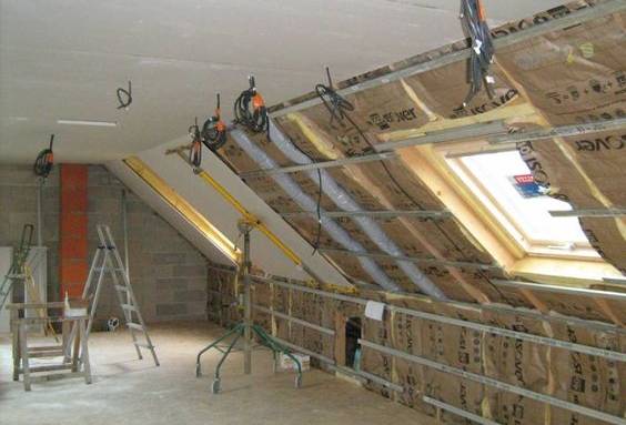 Travaux d'isolation des combles sous-toiture - Hyères 83