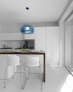 Sol en résine dans une cuisine - La Maison Des Travaux Viry-Châtillon