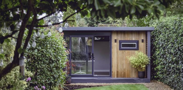 Bureau dans le jardin