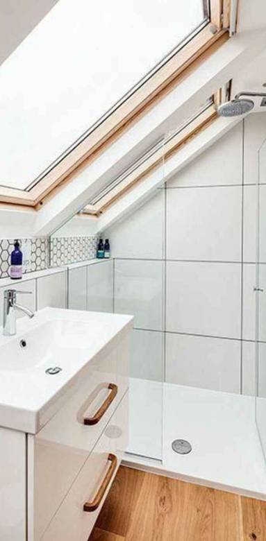 Aménager une salle de bains sous combles