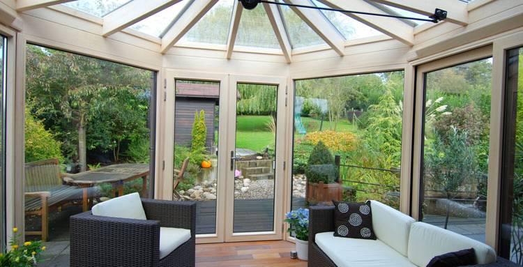 Matériaux d'extension de maison - extension en verre et métal véranda - Rochefort et Saint-Jean d'Angély 17