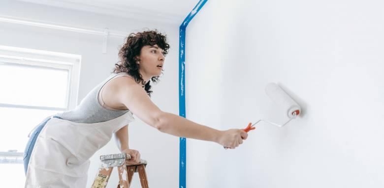 Peinture intérieure en été à Paris