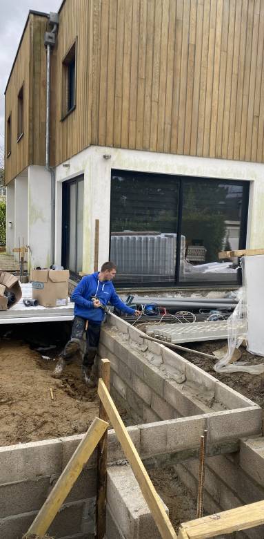 Réalisation du gros oeuvre pour cet agrandissement de maison 