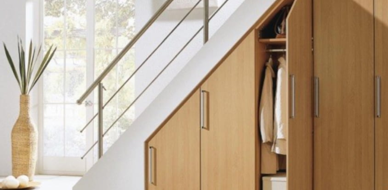  Intégration de placards sur-mesure dans des espaces restreints : des idées créatives pour optimiser l'espace ! 