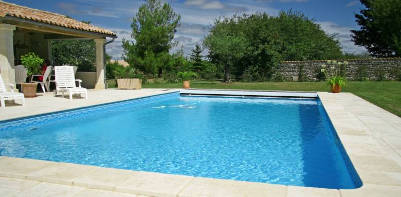 Une belle piscine près de Tours.