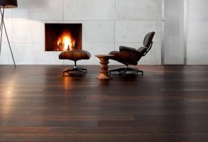 Sol en résine époxy façon parquet