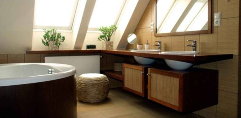 Aménager une salle de bain sous combles