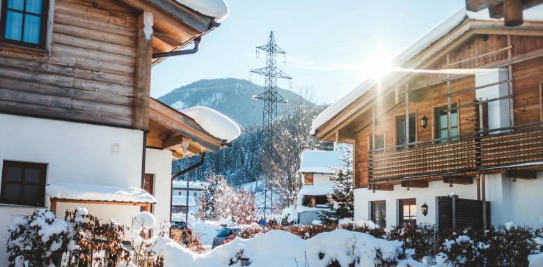 Bardage en bois sur les chalets en montagne