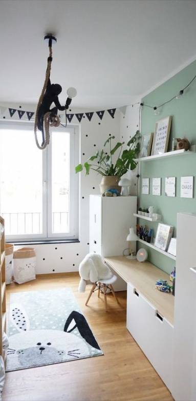 Mobilier blanc et décoration dans une chambre d'enfant - Arras 62