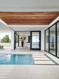 Piscine coque ou piscine béton : laquelle choisir ?